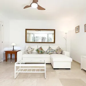 1-bedroom-apartment-second-line-beach-parque-marbella-building.es-andalucia.com/